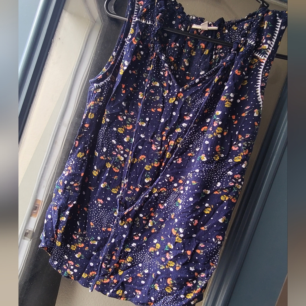 Studio B linen floral tank top blouse size medium